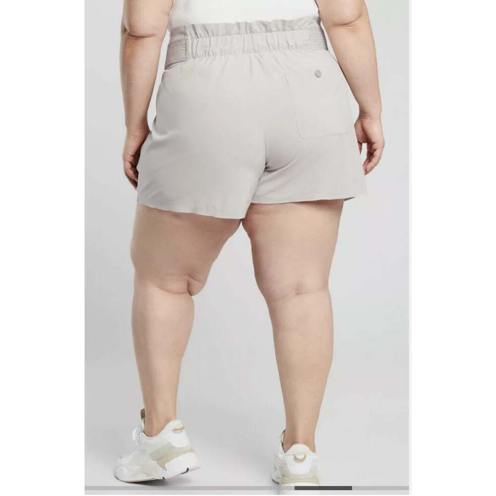 ATHLETA NWT Plus Size Skyline Short in Khaki // 22 2X - Picture 3 of 11